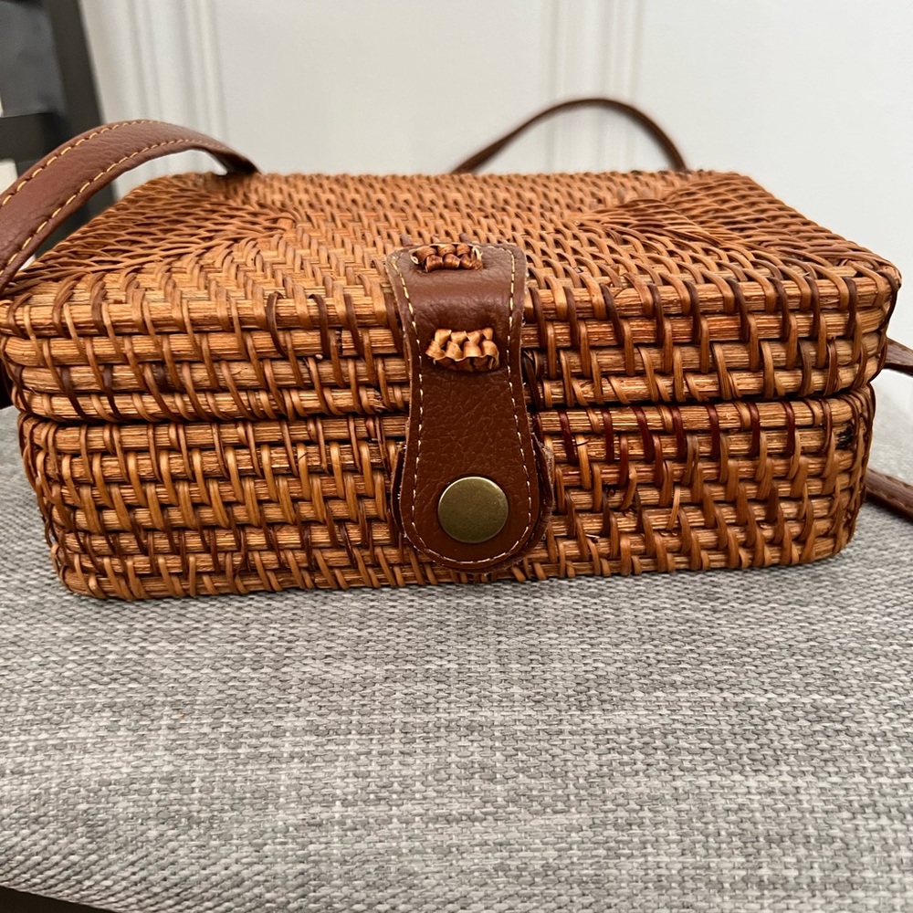 EIN Expressions NY bag